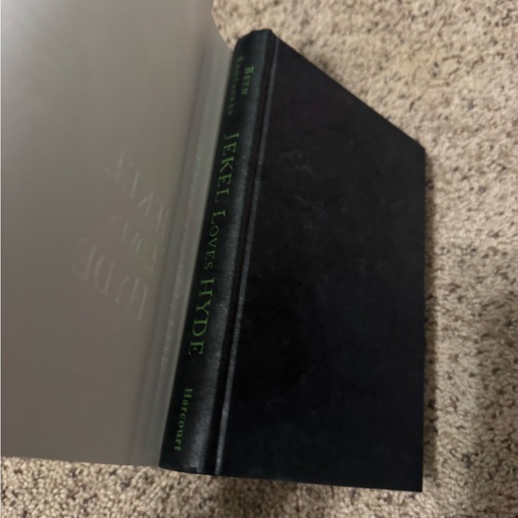 Beth Fantaskey Book Set - Jessica's Guide & Jekel Loves Hyde - Picture 7 of 9